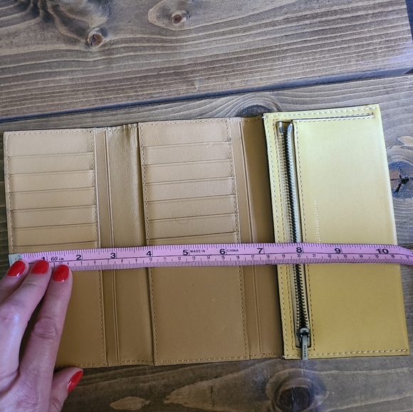 Coach yellow glovetanned leather wallet 💛 - Picture 10 of 12